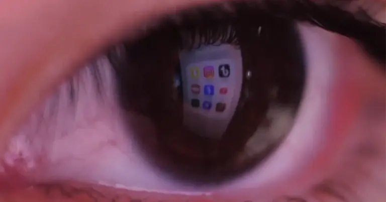 সামাজিক মাধ্যমে আসক্তি